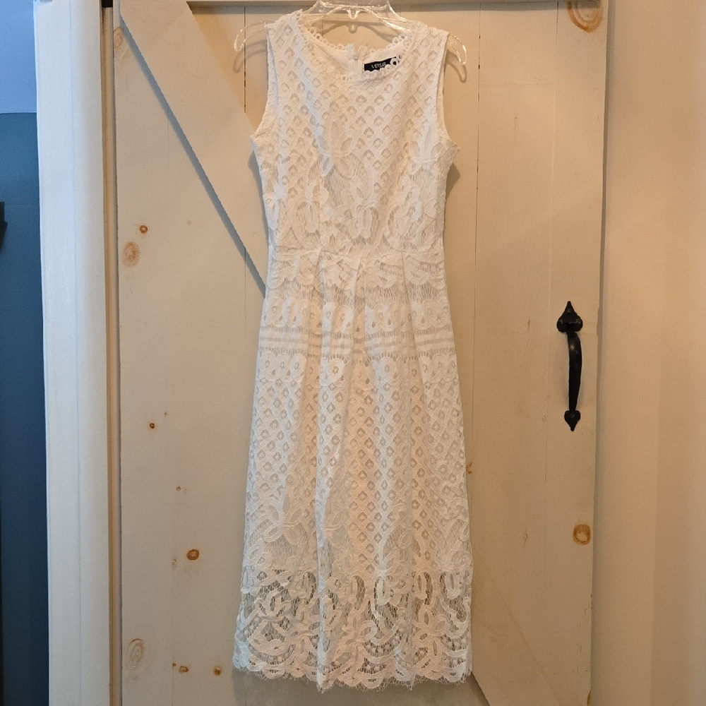Elegant White Lace Dress